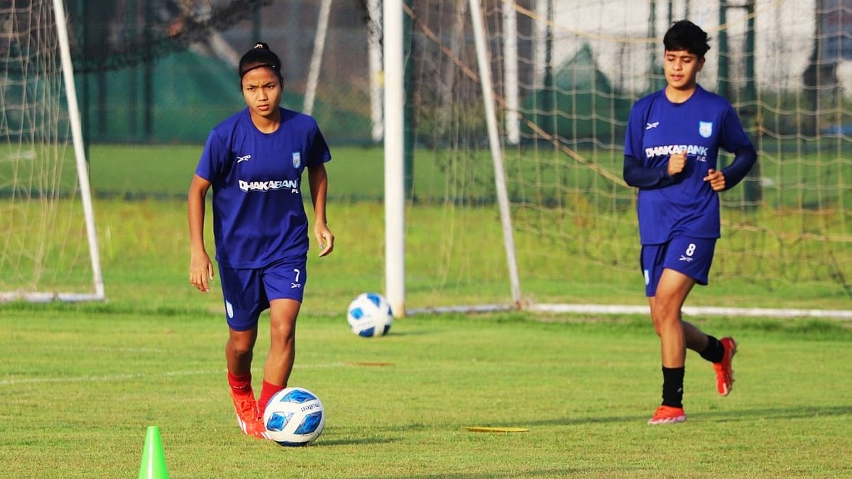 শুরু হয়েছে মেয়েদের অনুশীলন