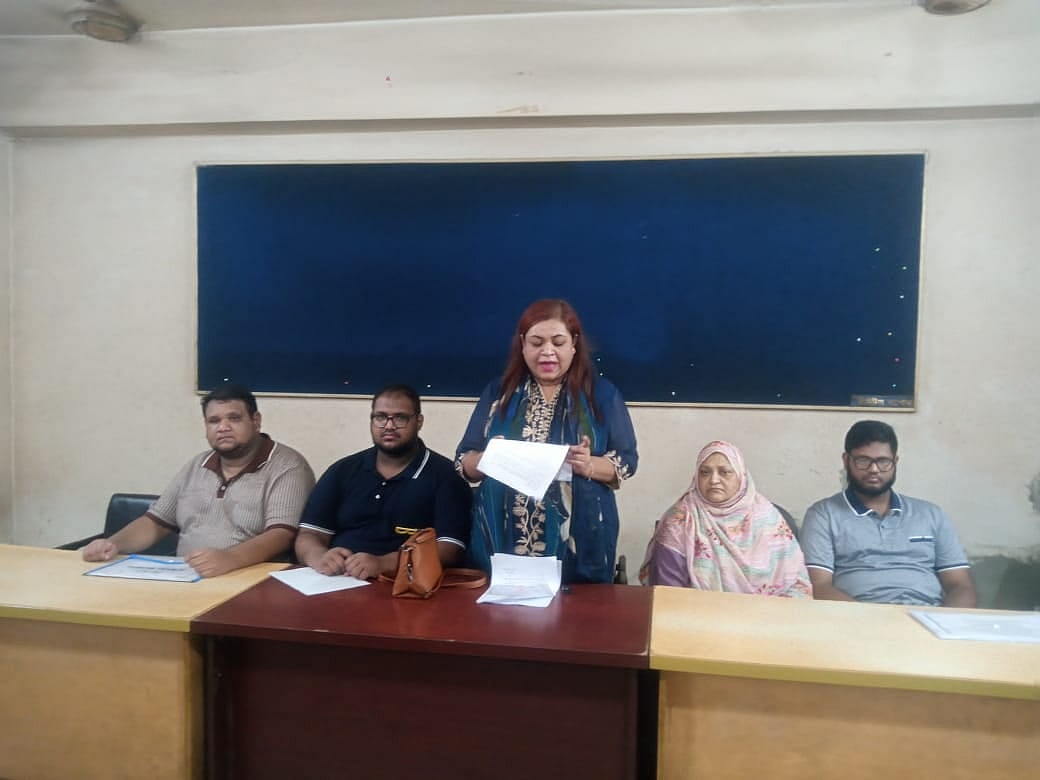 যশোর প্রেসক্লাব মিলনায়তনে সংবাদ সম্মেলন করেন তনিমা তাসনুমা। আজ রোববার দুপুরে