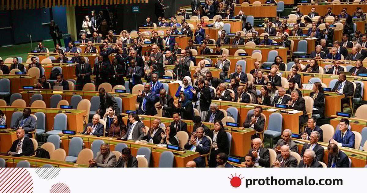 Striptizchini sorish Yalangoch erkaklar sikishadi