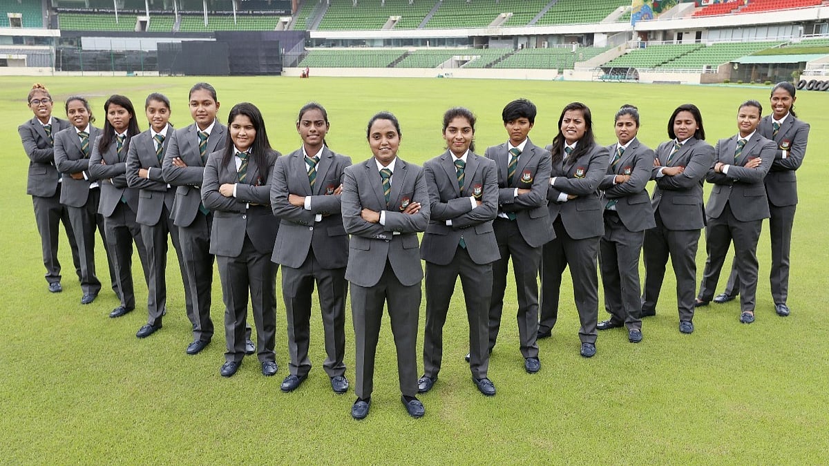 মেয়েদের ওয়ানডে বিশ্বকাপের বাংলাদেশ দল। আজ মিরপুর শেরেবাংলা স্টেডিোমে