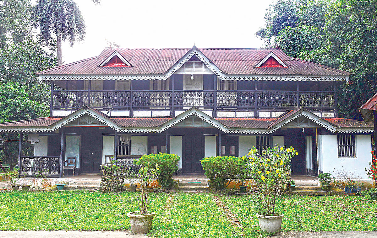 সিলেটের ফেঞ্চুগঞ্জ উপজেলার মাইজগাঁও ইউনিয়নে অবস্থিত এই জমিদারবাড়িটি ‘বাবুর বাড়ি’ নামে পরিচিত। সম্প্রতি তোলা