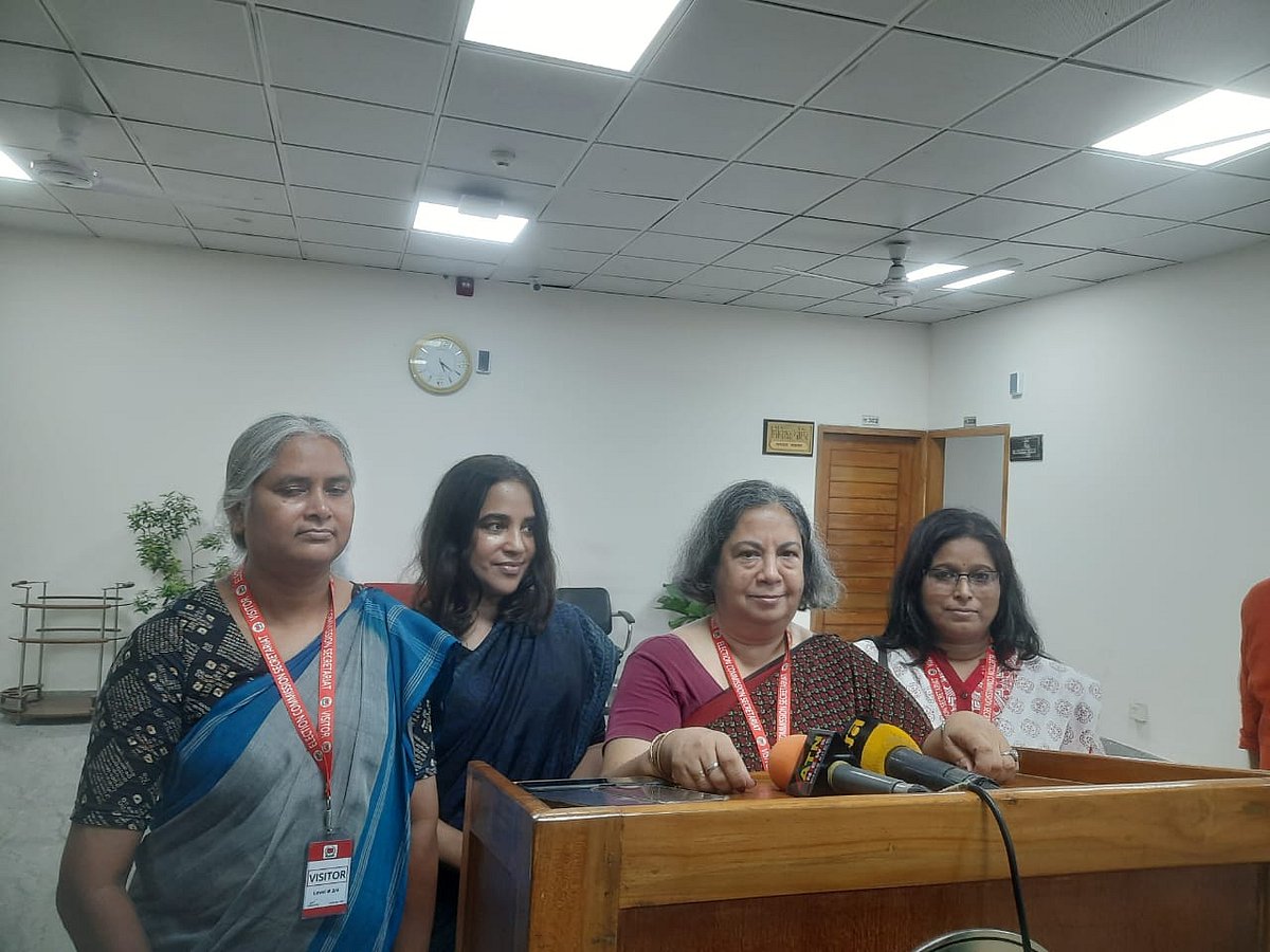 বৈঠক শেষে সংবাদ ব্রিফিং করেন নারীবিষয়ক সংস্কার কমিশনের সদস্য মাহীন সুলতান