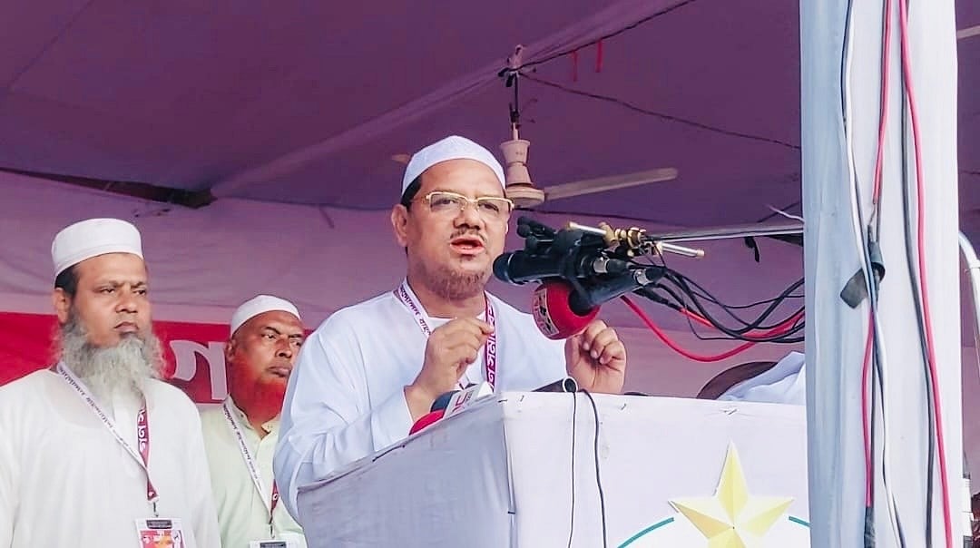 গণসমাবেশ অনুষ্ঠানে প্রধান অতিথি হিসেবে বক্তব্য দেন ইসলামী আন্দোলন বাংলাদেশের আমির মুফতি সৈয়দ মুহাম্মদ রেজাউল করীম। আজ মঙ্গলবার বিকেলে মাদারীপুর শহরের স্বাধীনতা অঙ্গনে