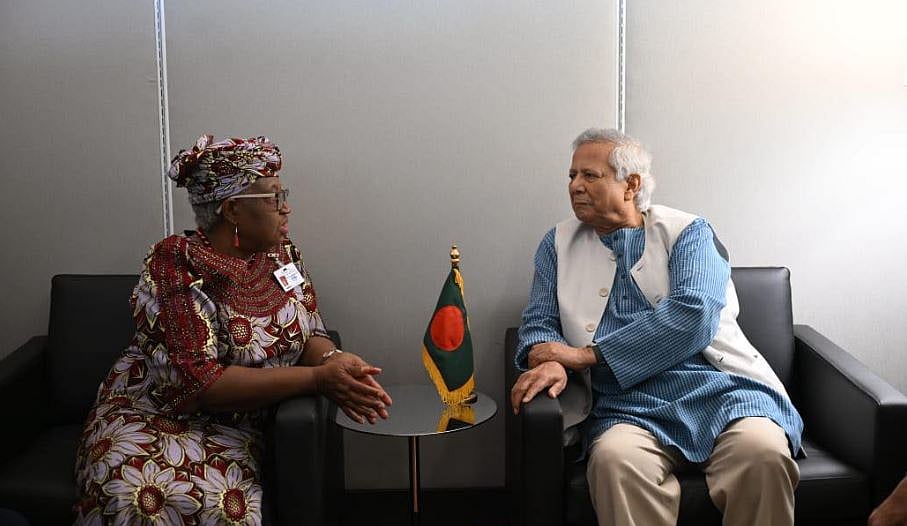 গতকাল মঙ্গলবার নিউইয়র্কে জাতিসংঘ সদর দপ্তরে ৮০তম সাধারণ পরিষদের অধিবেশনের ফাঁকে প্রধান উপদেষ্টা অধ্যাপক মুহাম্মদ ইউনূস ডব্লিউটিওর মহাপরিচালক এনগোজি অকোনজো-ইওয়েলার সঙ্গে বৈঠক করেন