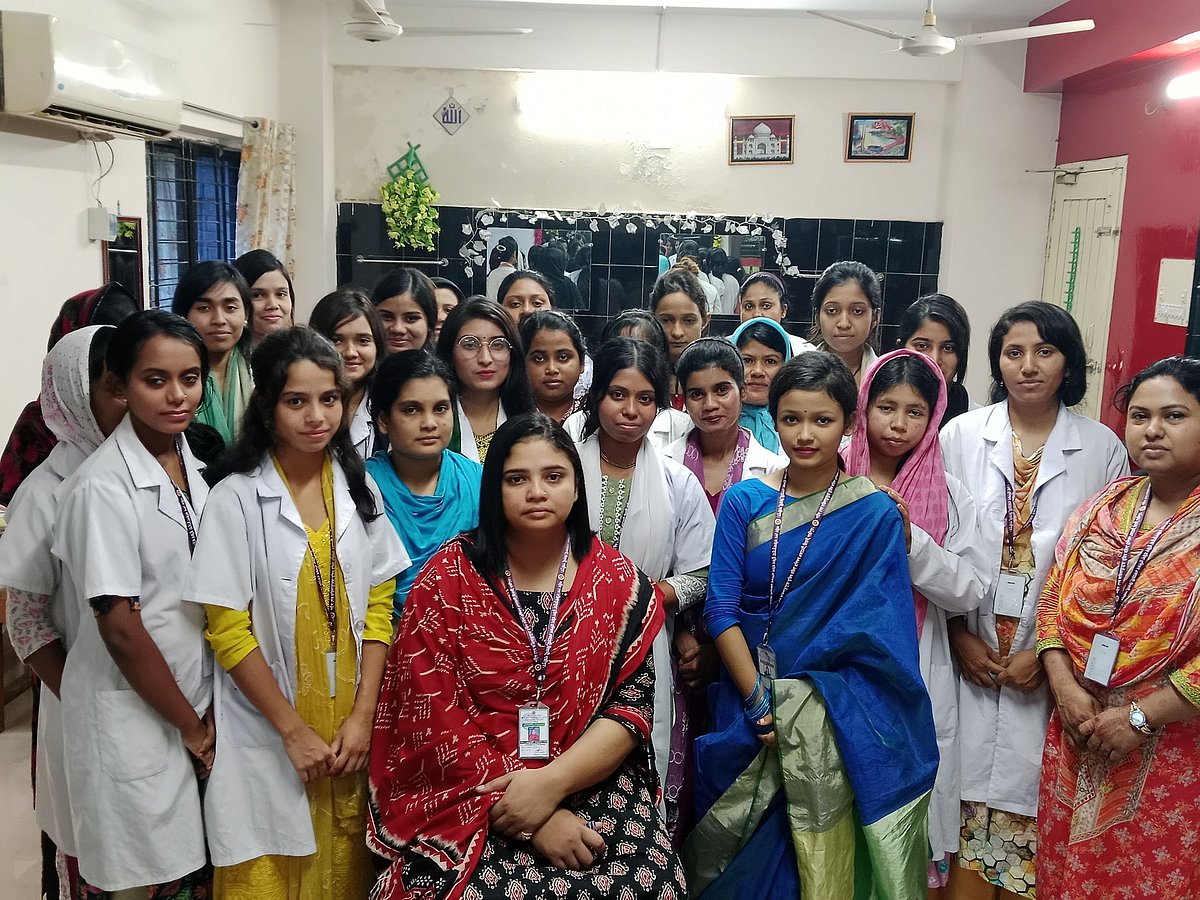 আবেদনপত্র আগামী ৫ অক্টোবরের মধ্যে সরাসরি বা ডাকযোগে বা ই-মেইলে (academyzirani@yahoo.com) পাঠাতে হবে