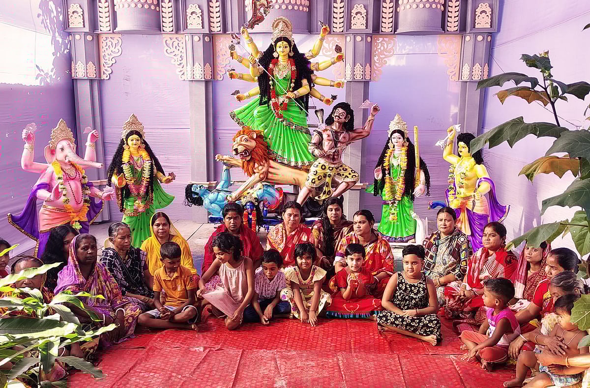 শেরপুরে দলিত নারীদের উদ্যোগে এবার দুর্গাপূজার আয়োজন করা হবে। বুধবার বি‌কে‌লে শহ‌রের সাতানিপাড়া মণ্ডপে