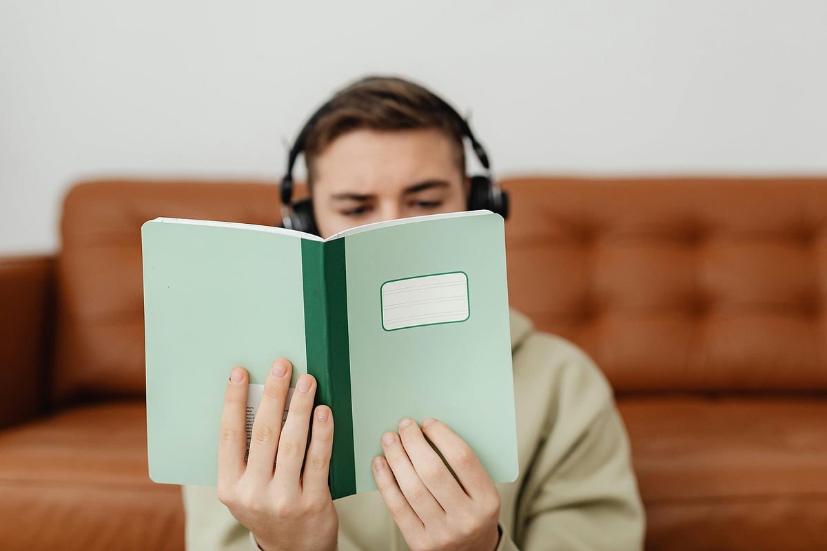 পড়া বা শোনার সাহায্যে আমরা যেকোনো বিষয় বুঝতে পারি, তবে ভিন্ন ভিন্ন উপায়ে