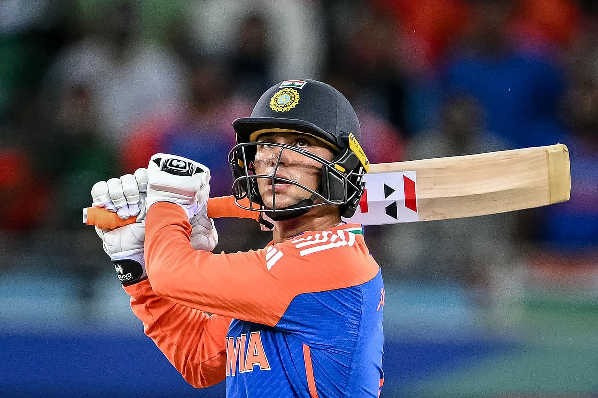 অভিষেক শর্মা। ছক্কা মারতে পছন্দ করেন। ছবিটি গতকাল দুবাইয়ে বাংলাদেশ–ভারত ম্যাচের