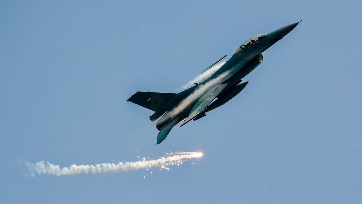 Biseksuallar uchlik video onlayn