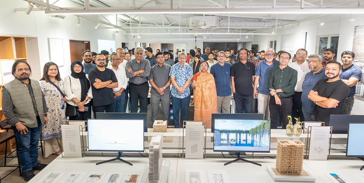 বনানীতে ‘লার্নিং আনলার্নিং’ শীর্ষক প্রদর্শনীর আয়োজন করেছে কিউবইনসাইড ডিজাইন লিমিটেড। ঢাকা, ২৫ সেপ্টেম্বর