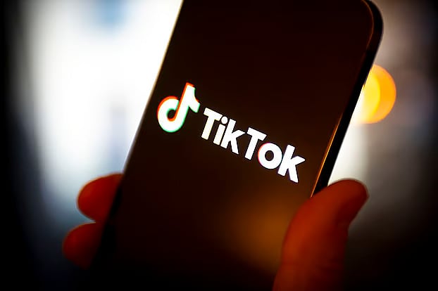 যুক্তরাষ্ট্রে টিকটকের ব্যবসা কিনতে আগ্রহী বেশ কয়েকটি মার্কিন প্রযুক্তি প্রতিষ্ঠানটিকটক