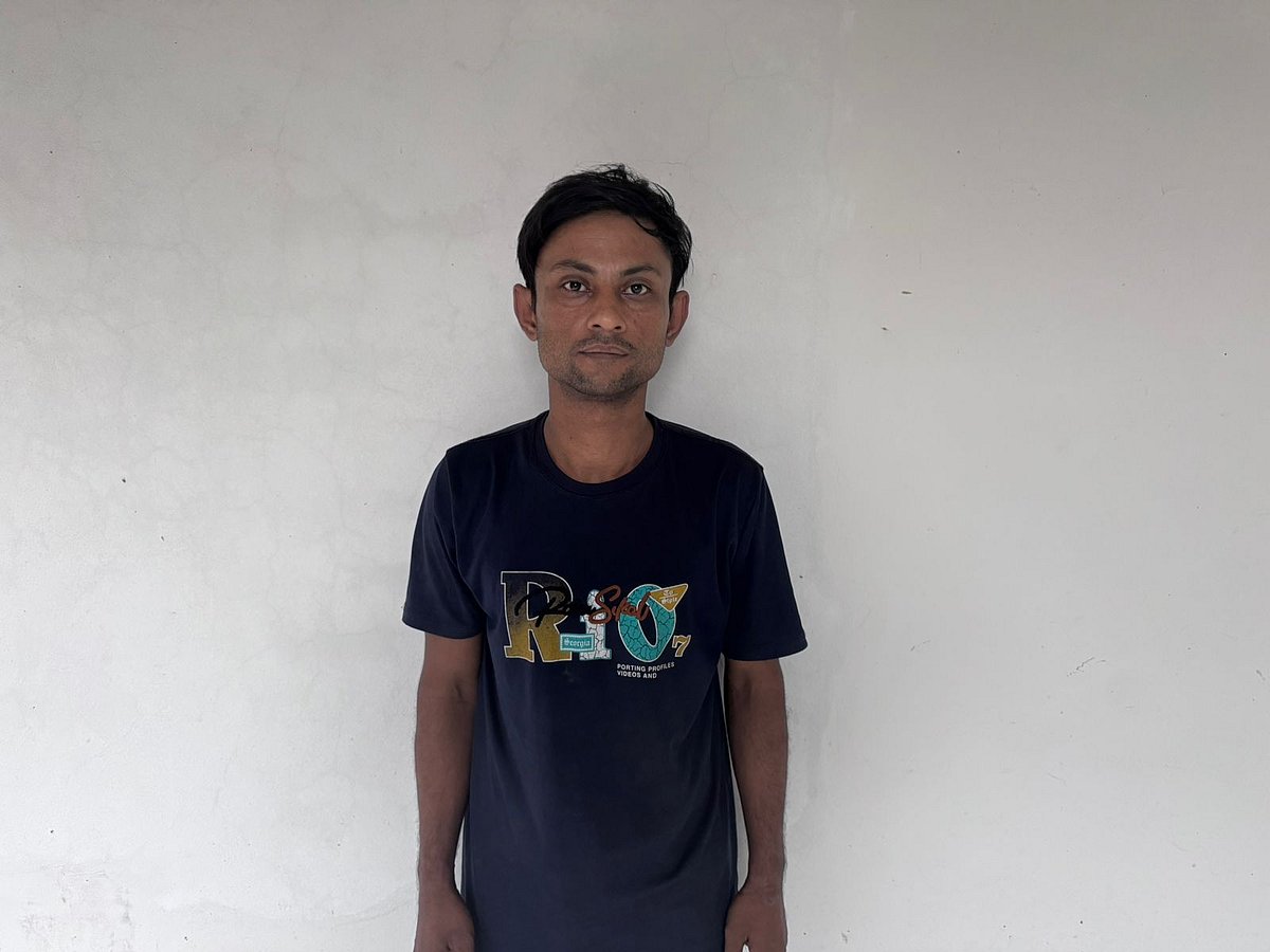 পাচারে জড়িত থাকার অভিযোগে আটক রোহিঙ্গা যুবক