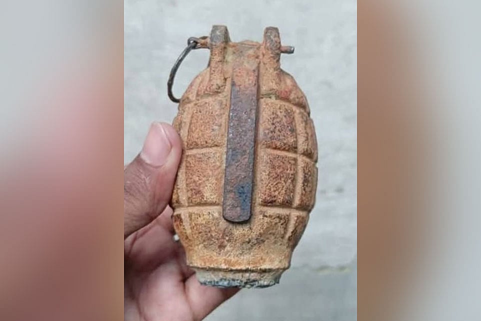 চাঁদপুরের মতলব উত্তর উপজেলায় উদ্ধার হওয়া অবিস্ফোরিত গ্রেনেড