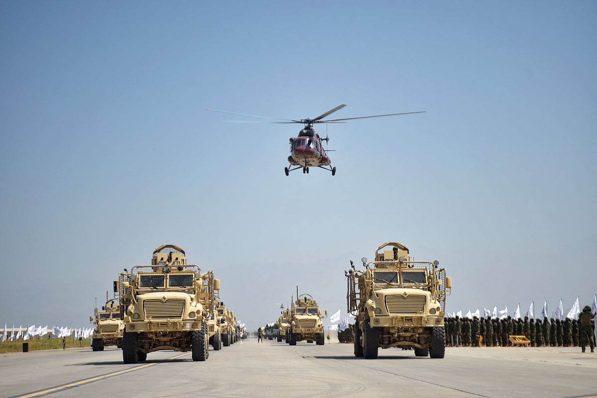 ক্ষমতা দখলের তৃতীয় বার্ষিকী উদ্যাপনে বাগরাম বিমানঘাঁটিতে তালেবানের সামরিক কুচকাওয়াজ। ১৪ আগস্ট ২০২৪