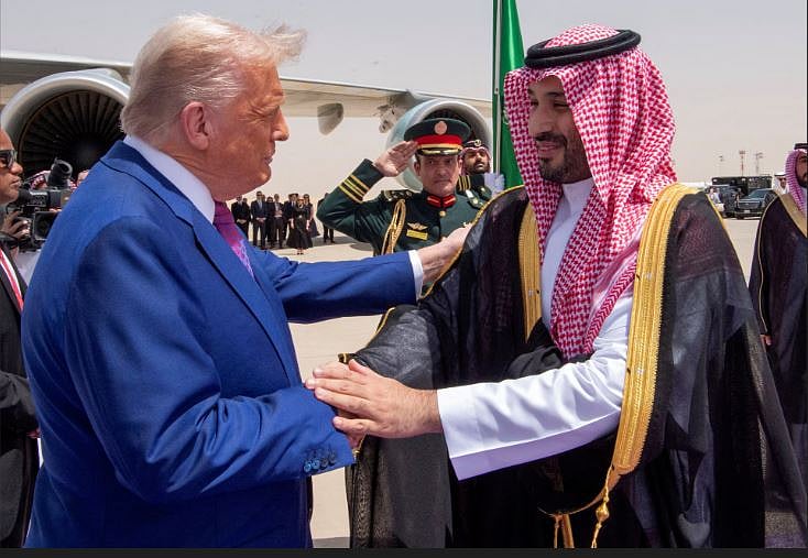 দ্বিতীয় দফা দায়িত্ব নেওয়ার পর ট্রাম্প তাঁর প্রথম বিদেশ সফর আরব দেশগুলো দিয়ে শুরু করেন
