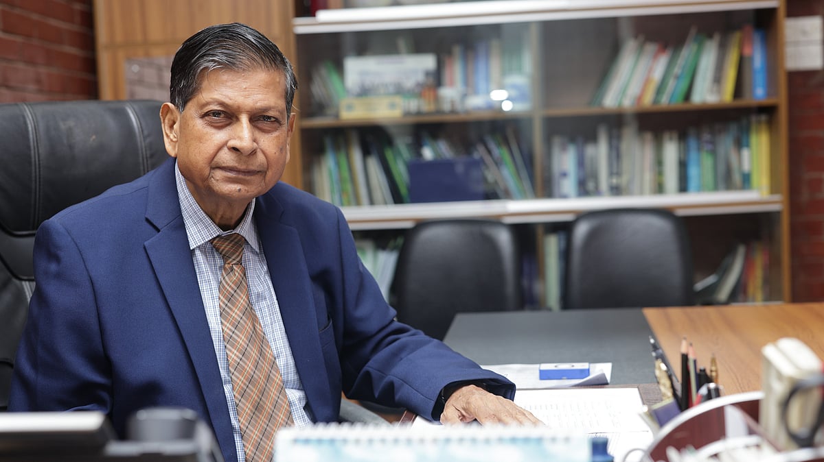 ইন্টারন্যাশনাল ইউনিভার্সিটি অব বিজনেস অ্যাগ্রিকালচার অ্যান্ড টেকনোলজির (আইইউবিএটি) উপাচার্য অধ্যাপক আব্দুর রব