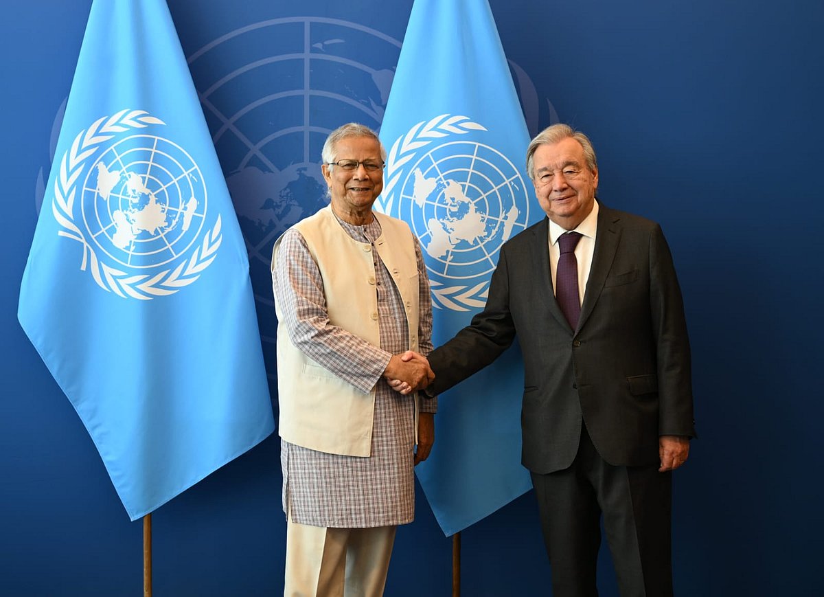 যুক্তরাষ্ট্রের নিউইয়র্কে জাতিসংঘের সদর দপ্তরে সোমবার জাতিসংঘের মহাসচিব আন্তোনিও গুতেরেসের সঙ্গে সাক্ষাৎ করেন প্রধান উপদেষ্টা অধ্যাপক মুহাম্মদ ইউনূস