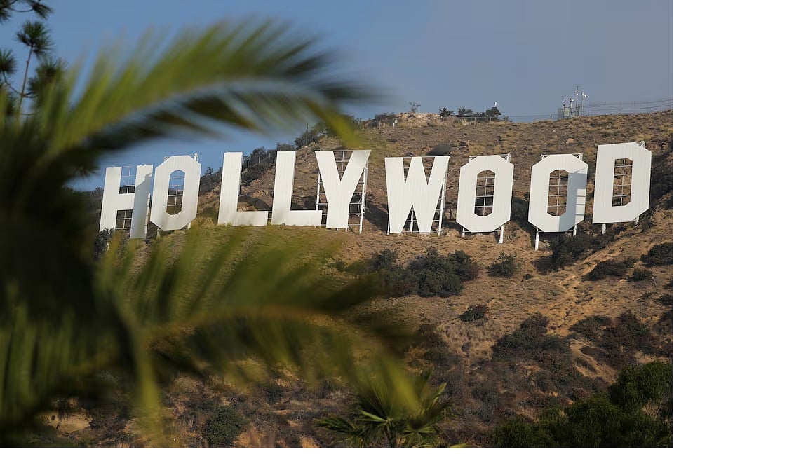 লস অ্যাঞ্জেলেসে হলিউডের সাইন দেখা যাচ্ছে