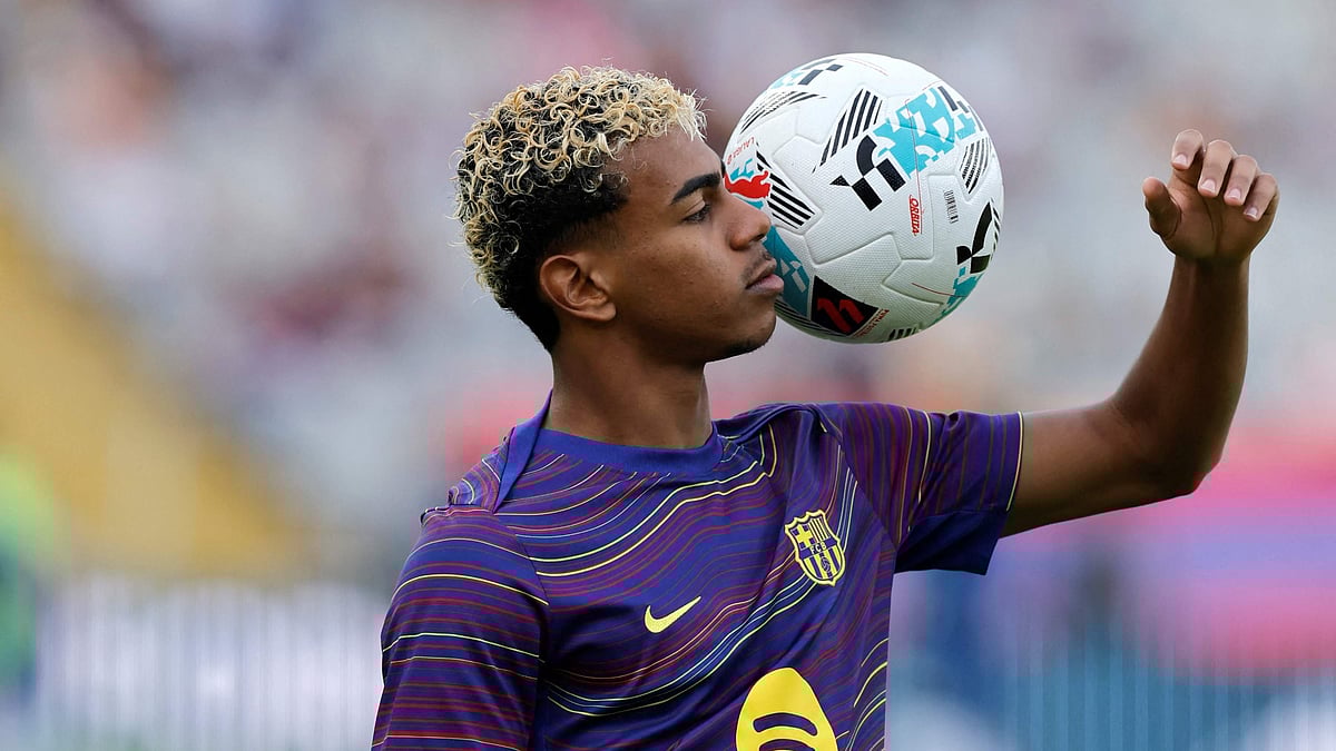 বার্সেলোনার অনুশীলনে লামিনে ইয়ামাল