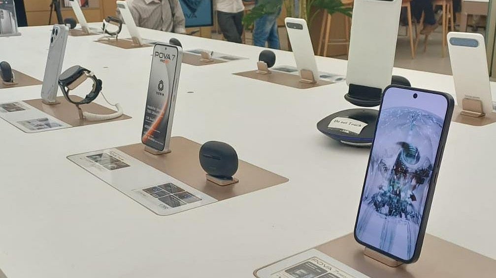 পোভা ফাইভ–জি সিরিজের নতুন স্মার্টফোন