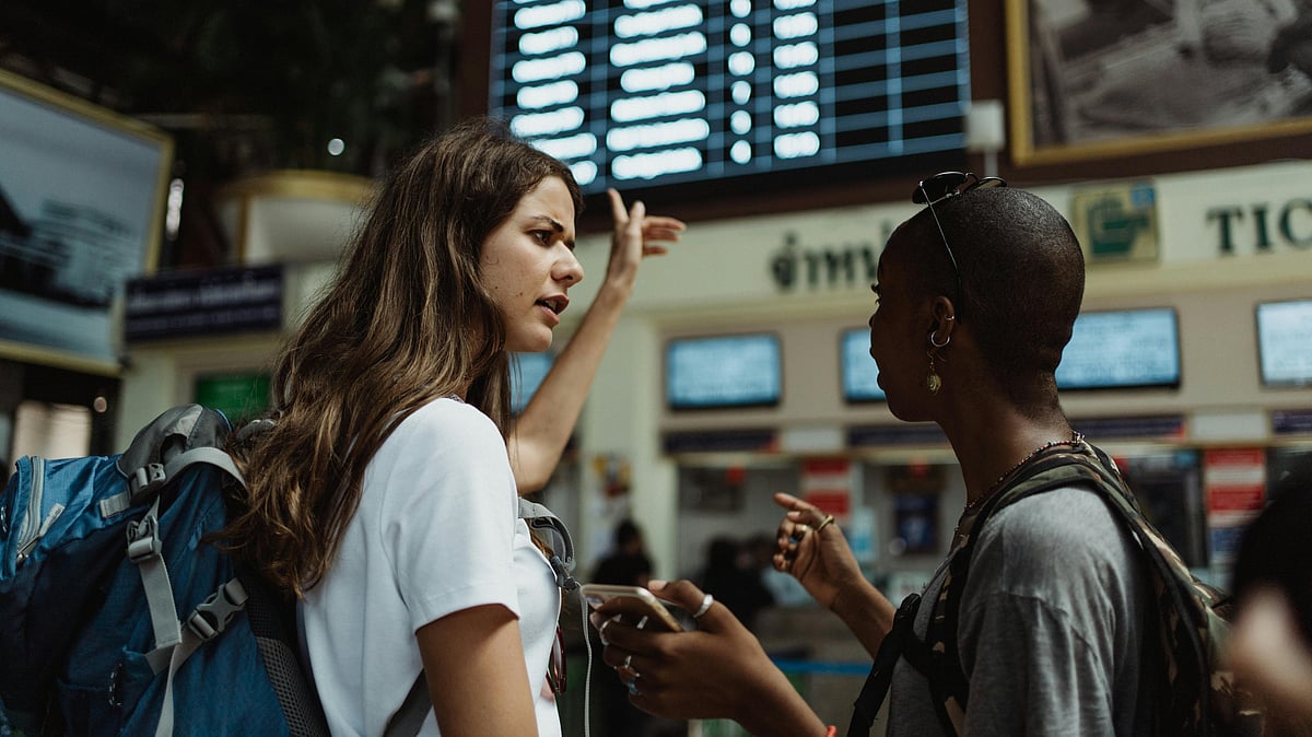 এয়ারপোর্ট থিওরি অনুযায়ী চললে অনেক ধরনের ঝামেলায় পরতে পারেন