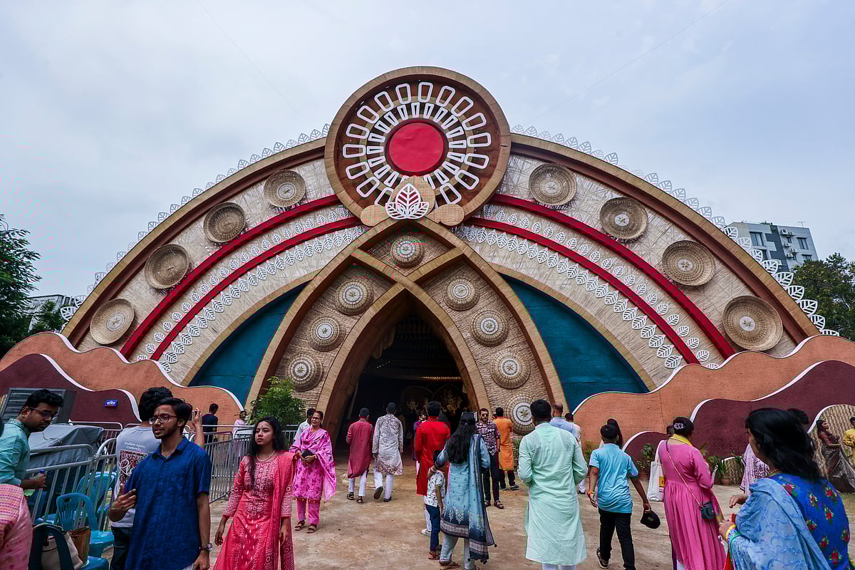 গুলশান-বনানী সার্বজনীন পূজামণ্ডপের প্রবেশদ্বার