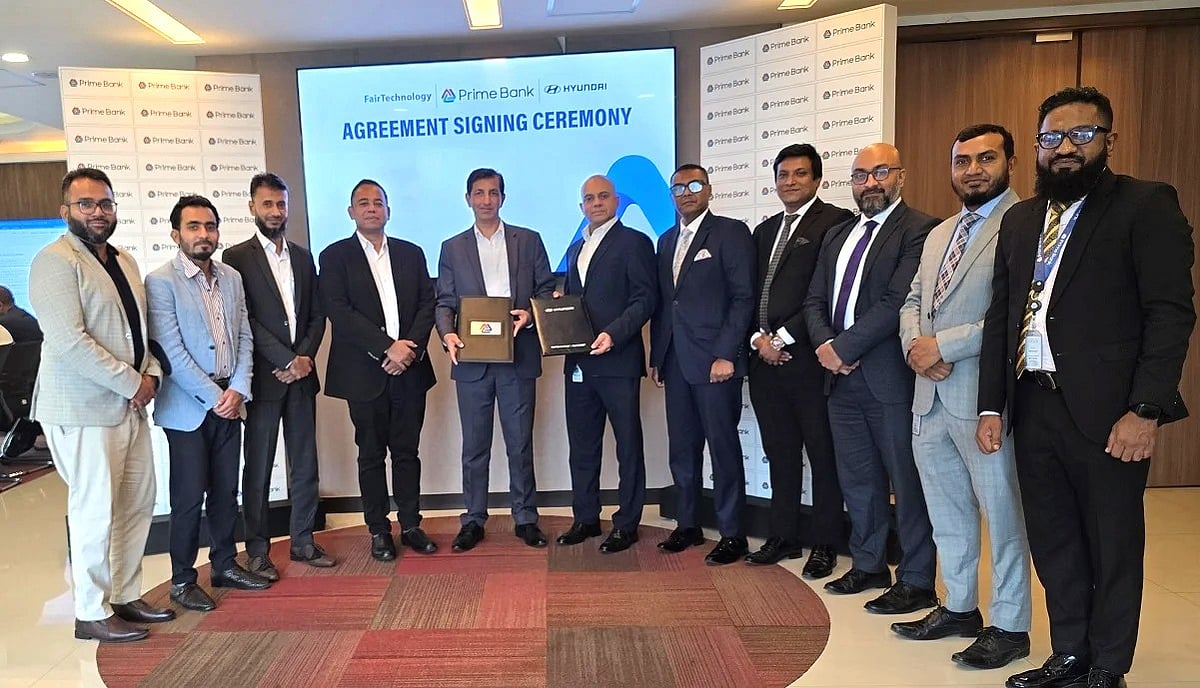 প্রাইম ব্যাংকের সিনিয়র এক্সিকিউটিভ ভাইস প্রেসিডেন্ট (এসইভিপি) মামুর আহমেদ এবং ফেয়ার গ্রুপের হেড অব ট্রেজারি মো. জাহিদুল কবীর সম্প্রতি নিজ নিজ প্রতিষ্ঠানের পক্ষে একটি চুক্তিতে সই করেন। চুক্তি স্বাক্ষর অনুষ্ঠানে প্রাইম ব্যাংকের এক্সিকিউটিভ ভাইস প্রেসিডেন্ট (ইভিপি) জোয়ার্দার তানভীর ফয়সাল এবং ফেয়ার গ্রুপের হেড অব মার্কেটিং জে এম তসলিম কবীরসহ উভয় প্রতিষ্ঠানের জ্যেষ্ঠ কর্মকর্তারা উপস্থিত ছিলেন