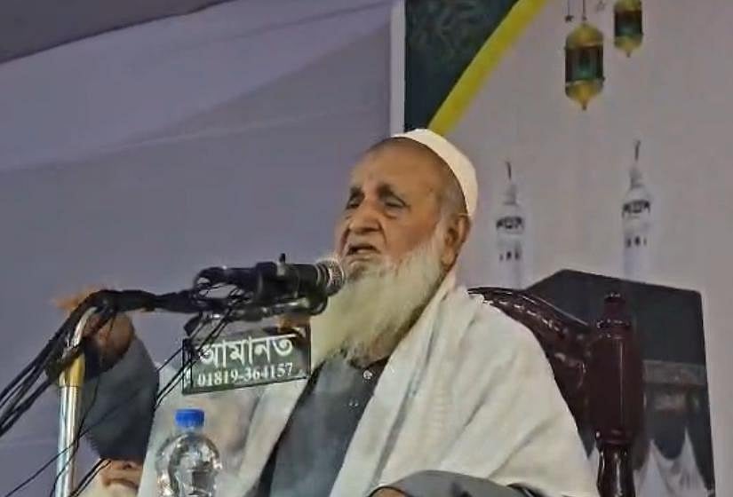 চট্টগ্রামের হাটহাজারী পার্বতী মডেল সরকারি উচ্চবিদ্যালয় মাঠে শানে রেসালত সম্মেলনে প্রধান অতিথির বক্তব্য দেন হেফাজতে ইসলামের আমির শাহ মুহিবুল্লাহ বাবুনগরী। আজ সন্ধ্যায়