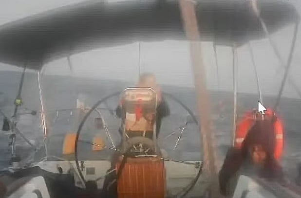 ইসরায়েলি বাহিনী দখল নেওয়ার আগে দ্য ম্যারিনেট। ছবিটি ৩ অক্টোবর ভোরে গ্লোবাল সুমুদ ফ্লোটিলার লাইভ স্ট্রিম থেকে নেওয়া