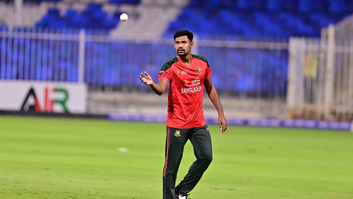 মোস্তাফিজুর রহমান। গতকাল শারজায় আফগানিস্তানের বিপক্ষে দ্বিতীয় ম্যাচে