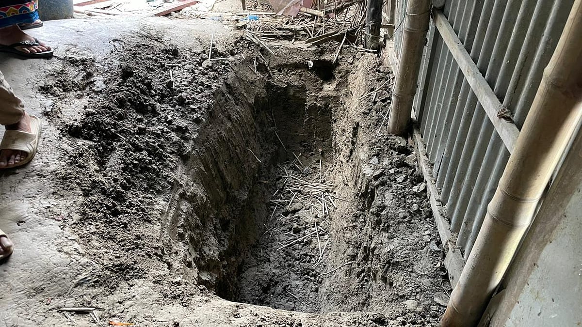 ফরহাদ ব্যাপারীকে হত্যাচেষ্টার আগে পাশের ঘরের বারান্দায় খোঁড়া হয়েছিল গর্ত