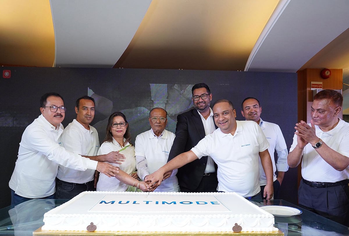 মাল্টিমোড গ্রুপের নতুন লোগো ও ওয়েবসাইটের আনুষ্ঠানিক উন্মোচন অনুষ্ঠানে উপস্থিত অতিথিরা