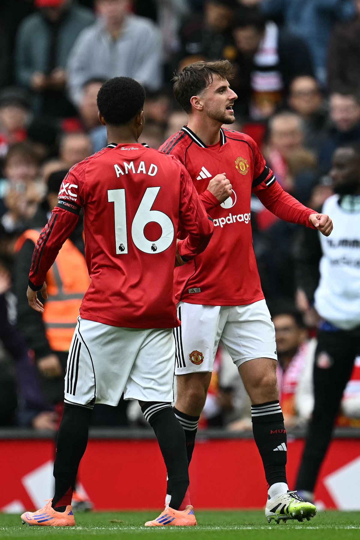 ইউনাইটেডকে দ্বিতীয় গোল এনে দেন বেনিয়ামিন সেসকো