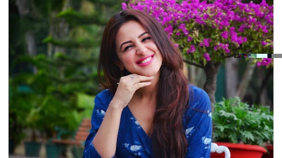 Uzbekcha seks video sevinch Nopok ayol chiroyli qoshnisini aldab sikdi.