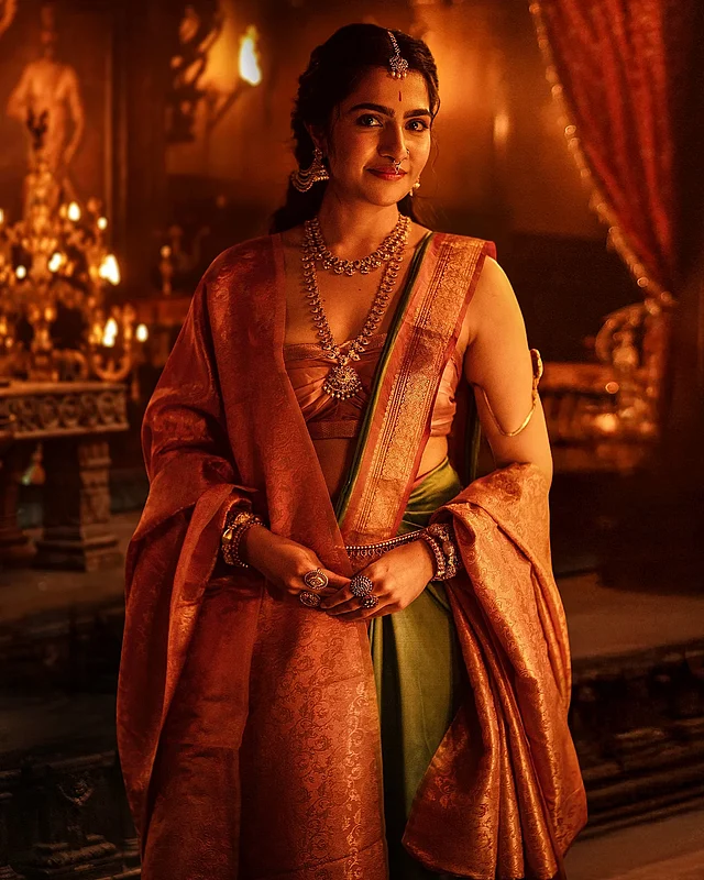 Blagoveshchenskning seksual xonimlari Qorqiz kelin va Ayoz ota bilan porno jinsiy aloqa