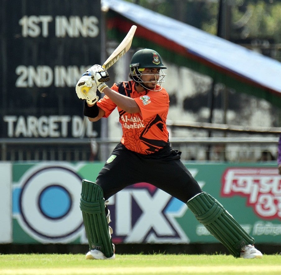 সৌম্য আজ করেছেন ২৪ রান