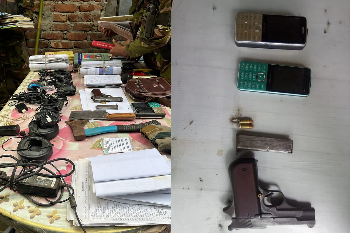 খাগড়াছড়ির পানছড়িতে ইউপিডিএফের গোপন আস্তানা থেকে উদ্ধার করা অস্ত্র, গুলি ও যোগাযোগের সরঞ্জাম