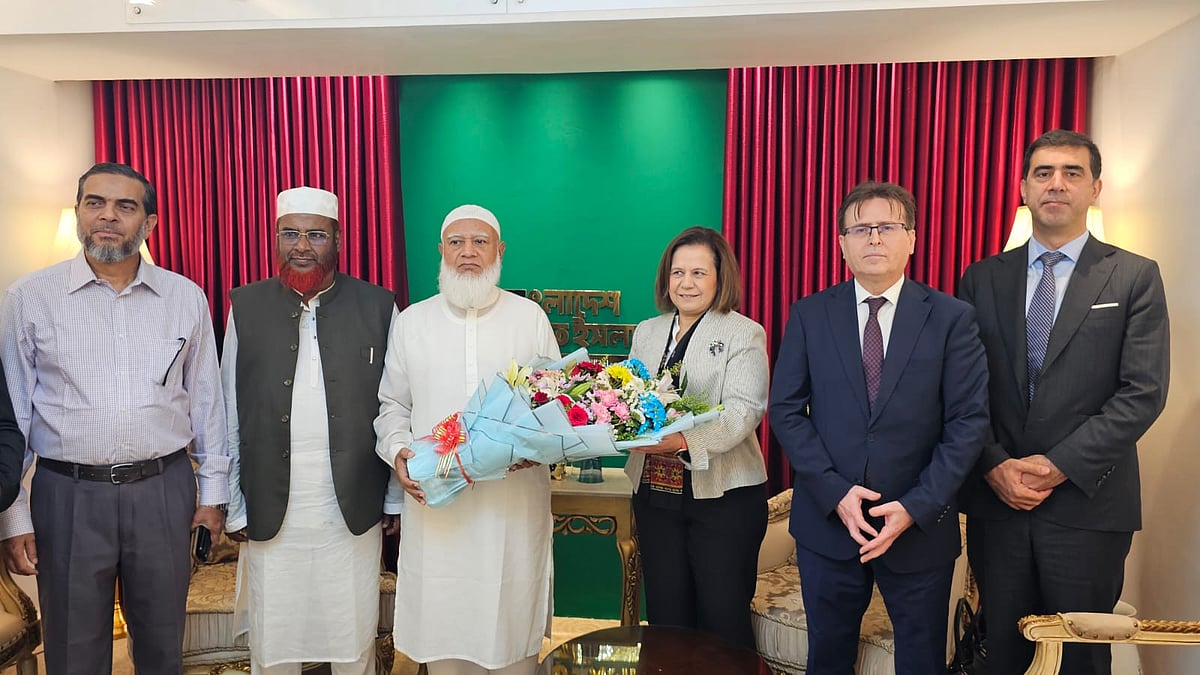 জামায়াতে ইসলামীর আমির শফিকুর রহমানের সঙ্গে সাক্ষাৎ করেছেন বাংলাদেশ সফররত তুরস্কের উপপররাষ্ট্রমন্ত্রী এ বেরিস একিনচি। ঢাকা, ০৬ অক্টোবর