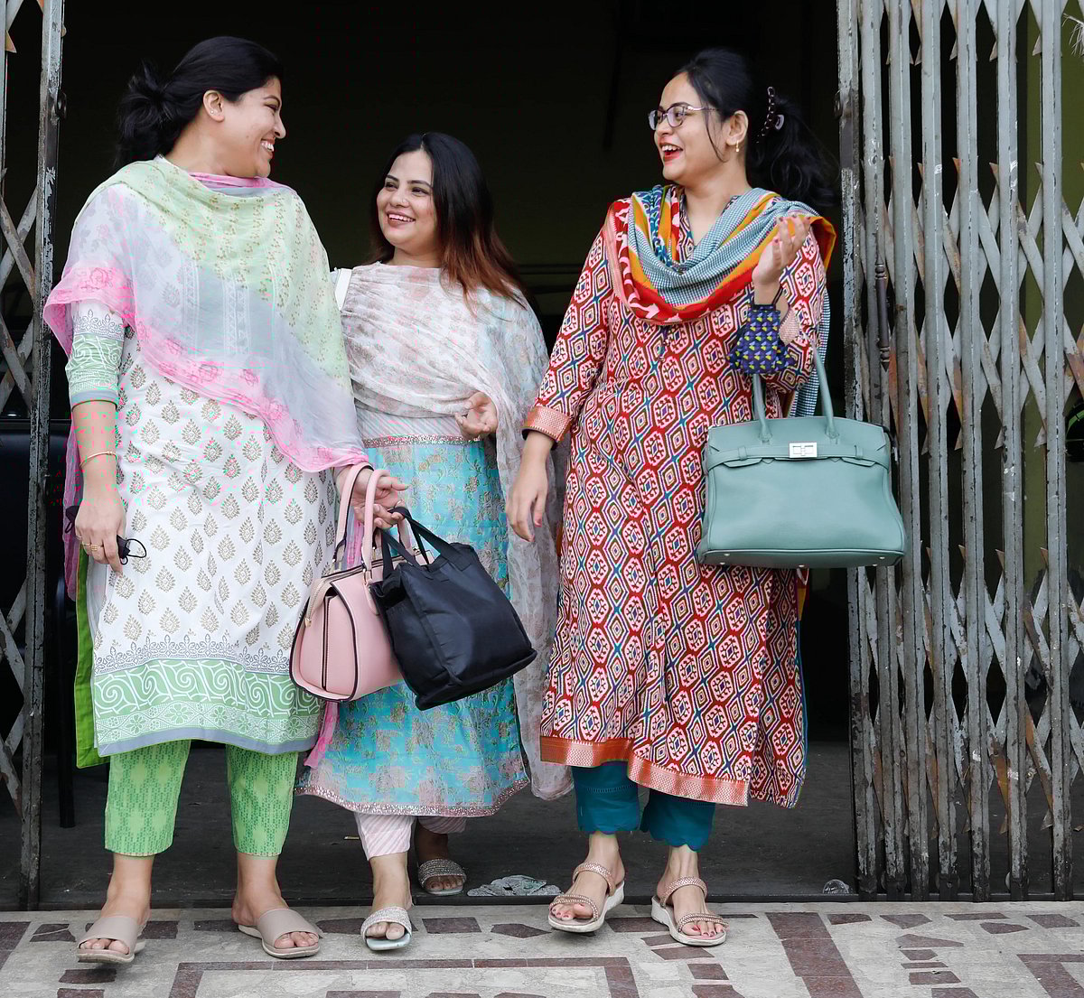 বেসরকারি সংস্থা নেবে প্রোগ্রাম অফিসার