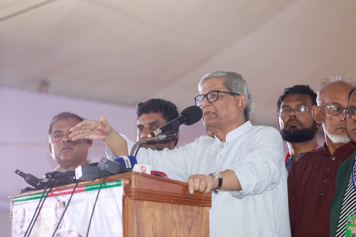 বাংলাদেশ শিক্ষক-কর্মচারী ঐক্য জোট আয়োজিত শিক্ষক মহাসমাবেশে বক্তব্য দেন বিএনপির মহাসচিব মির্জা ফখরুল ইসলাম আলমগীর। আজ মঙ্গলবার রাজধানীর সোহরাওয়ার্দী উদ্যানে