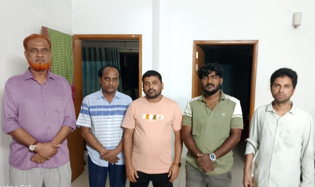 আওয়ামী লীগ, যুবলীগ, ছাত্রলীগের ৫ নেতাকে গ্রেপ্তার করেছে পুলিশ। গতকাল সোমবার রাতে