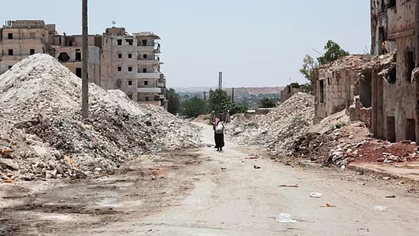 ধ্বংসস্তূপে পরিণত হওয়া আলেপ্পো নগরীর একটি এলাকা