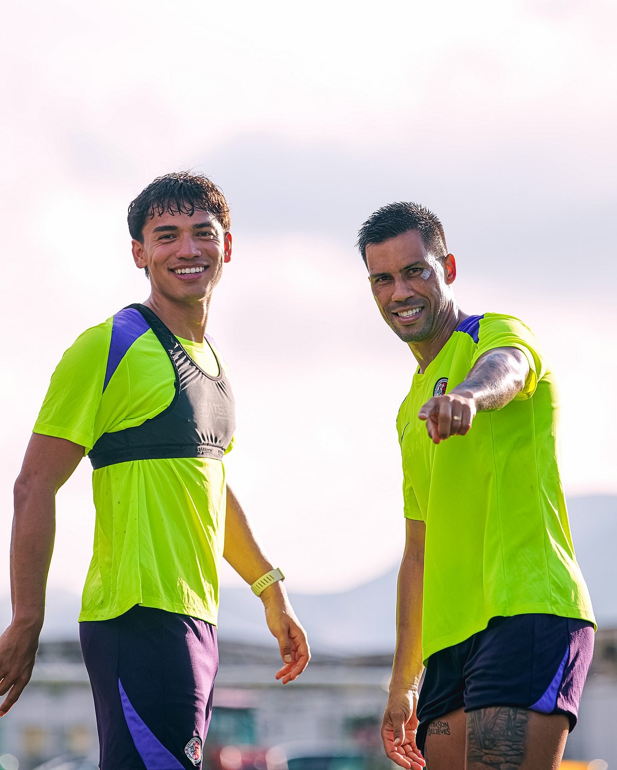 এশিয়ান কাপের অনুশীলনে বেশ ফুরফুরে মেজাজে হংকংয়ের ফুটবলাররা