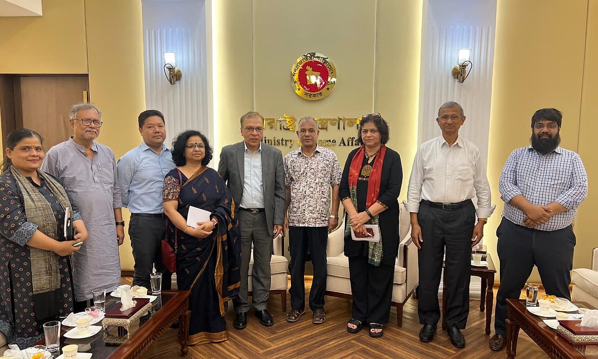 খাগড়াছড়িতে সহিংসতার ঘটনায় স্বরাষ্ট্র উপদেষ্টার সঙ্গে সাক্ষাতে এইচআরএফবির সাত সদস্যের একটি প্রতিনিধিদল