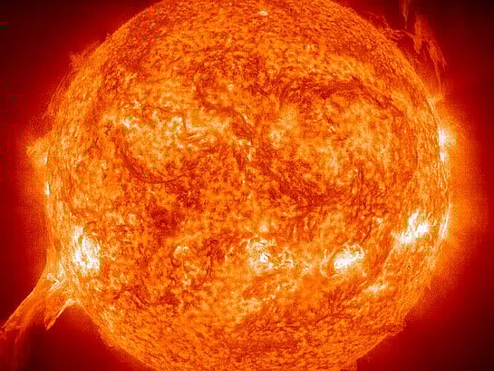 সূর্যেও বৃষ্টি হয়, তবে তা ভিন্ন ধরনের