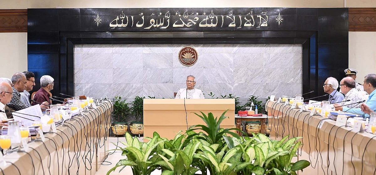 রাজধানীর তেজগাঁওয়ে প্রধান উপদেষ্টার কার্যালয়ে প্রধান উপদেষ্টা অধ্যাপক মুহাম্মদ ইউনূসের সভাপতিত্বে অনুষ্ঠিত হয় উপদেষ্টা পরিষদের বৈঠক। ৯ অক্টোবর