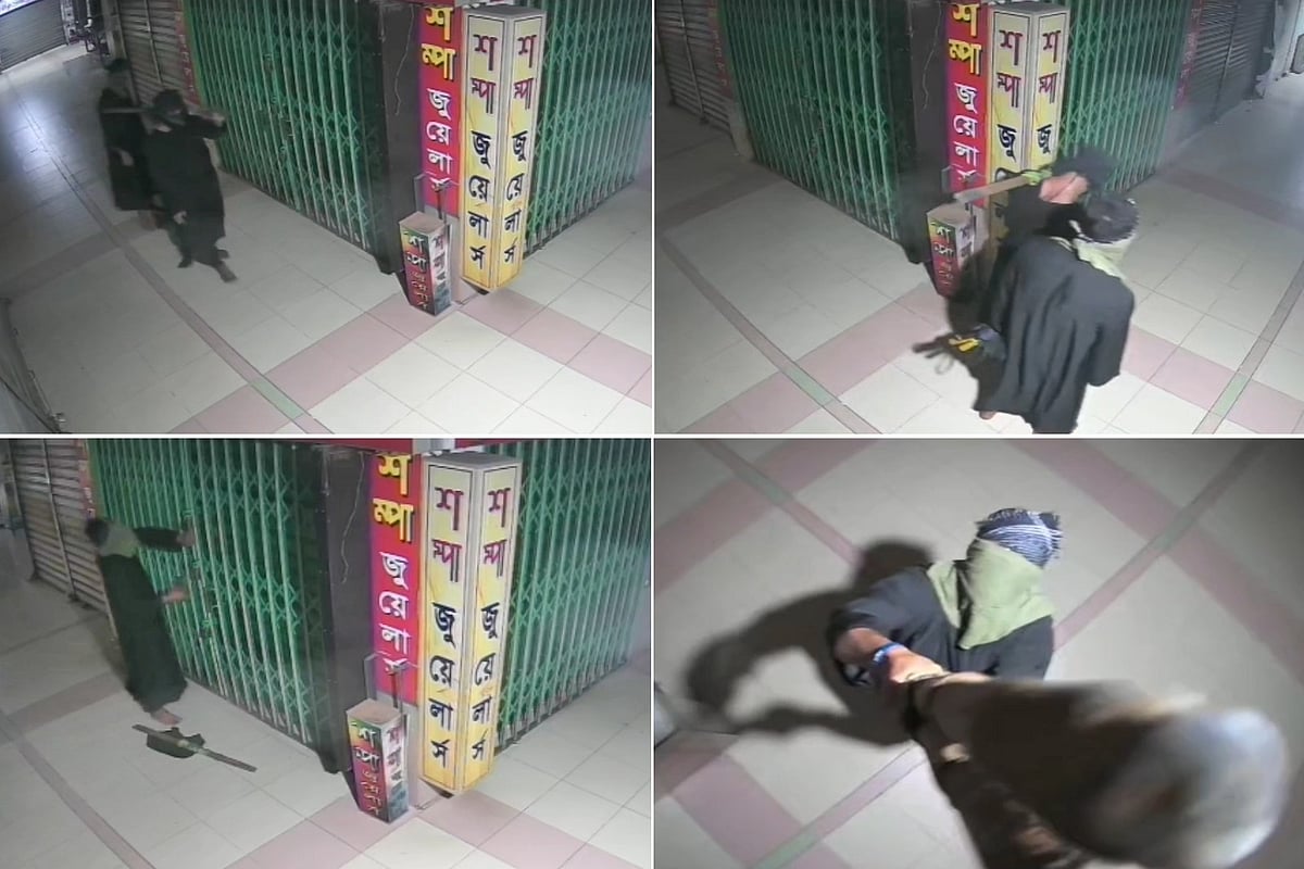 রাজধানীর মালিবাগের ফরচুন শপিং মলের শম্পা জুয়েলার্স থেকে স্বর্ণালংকার চুরি হয়েছে। ক্লোজড সার্কিট (সিসিটিভি) ক্যামেরায় ধরা পড়েছে এই চুরির ঘটনা