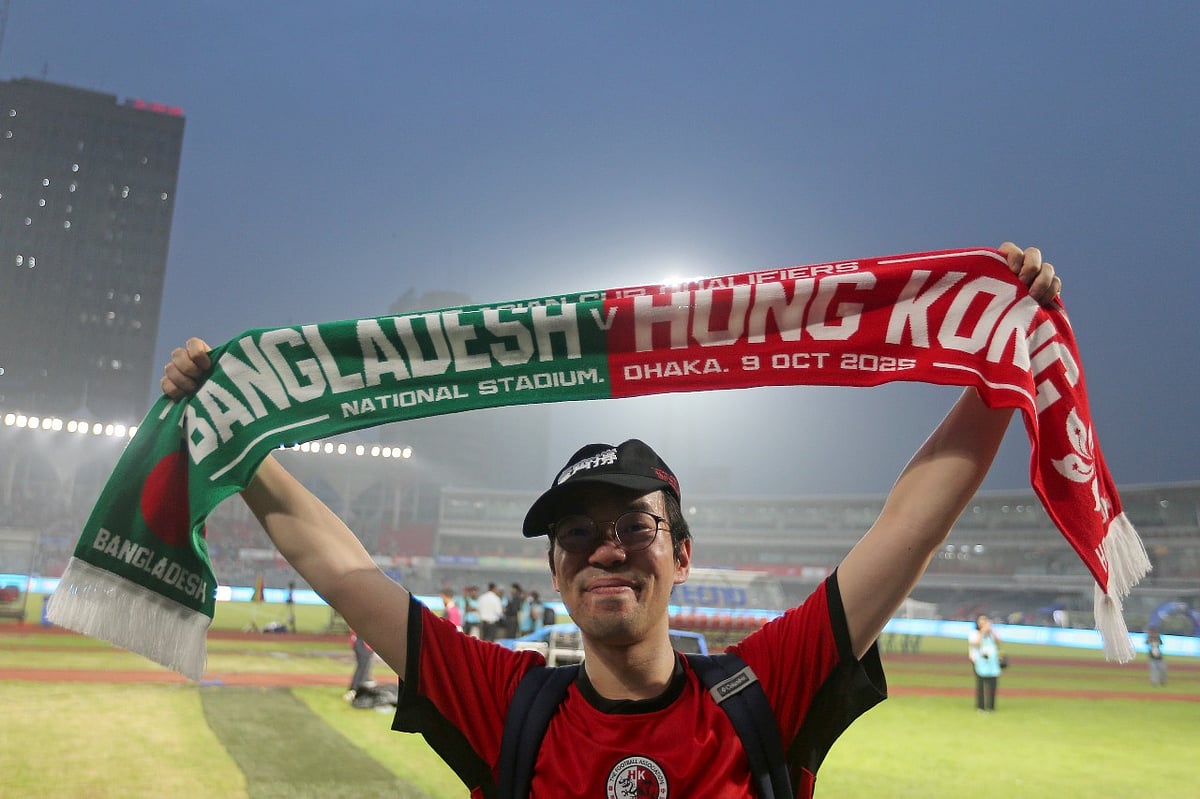 বাংলাদেশ–হংকং ম্যাচ দেখতে স্টেডিয়ামে হাজির হংকংয়ের এই সমর্থক