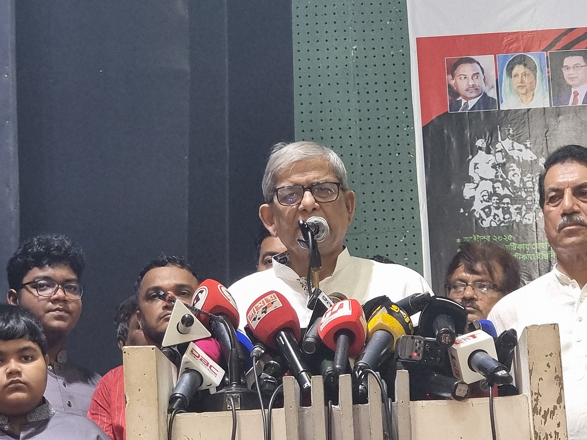 স্বৈরাচারবিরোধী গণ–অভ্যুত্থানের শহীদ নাজির উদ্দিন জেহাদের ৩৫তম শাহাদাতবার্ষিকী উপলক্ষে আয়োজিত অনুষ্ঠানে বক্তব্য দেন বিএনপির মহাসচিব মির্জা ফখরুল ইসলাম আলমগীর