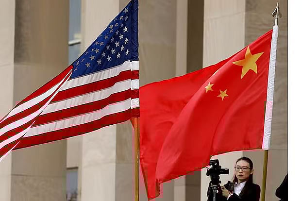যুক্তরাষ্ট্র ও চীনের পতাকা